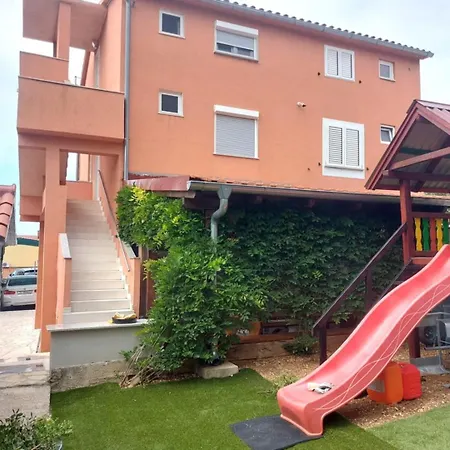 One Bedroom No1 In Apartment Pirovac